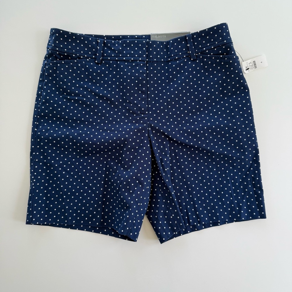 NWT~ Talbots~ Perfect Shorts ~Women’s 4~Navy Blue Polka Dot~7” Inseam